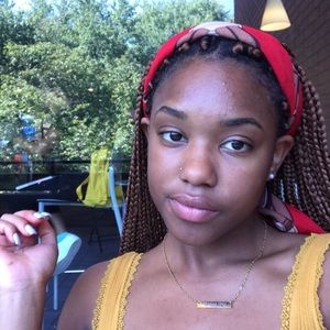 Meet your Posher, Kayla